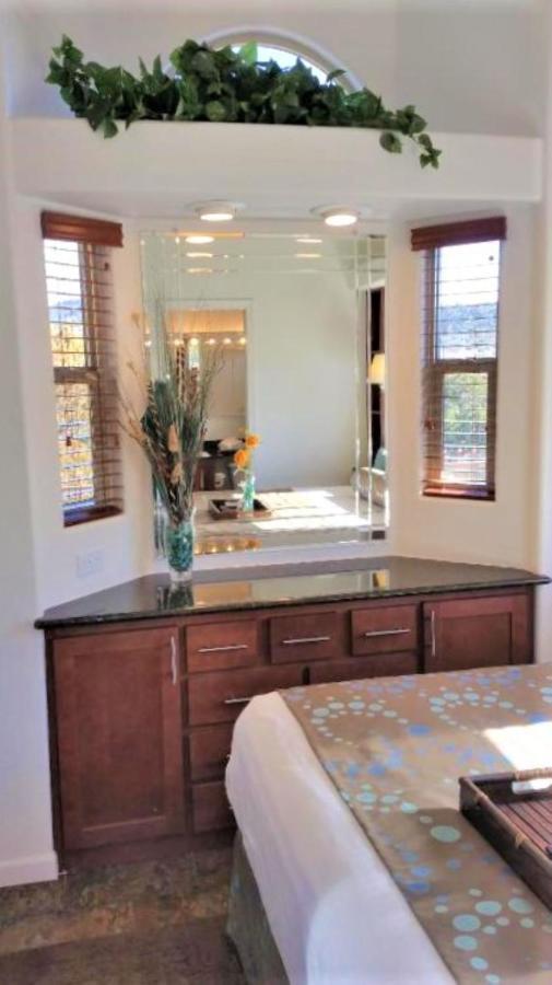 Sedona Pines Resort Экстерьер фото A vanity in a bathroom