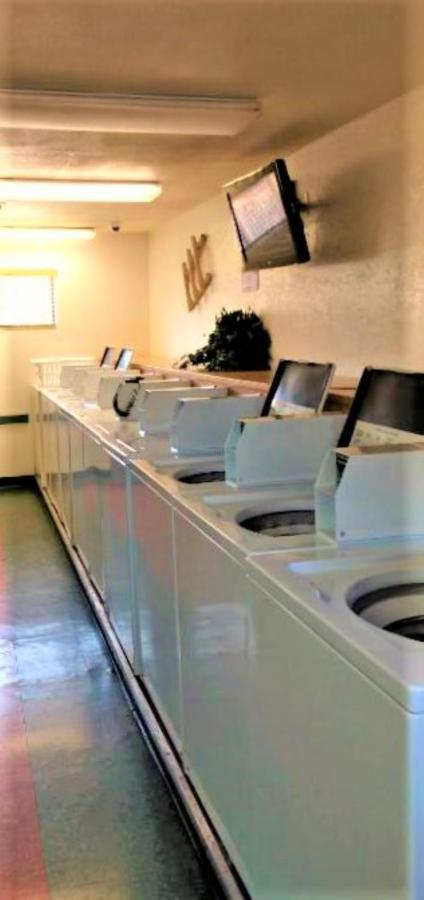 Sedona Pines Resort Экстерьер фото Laundry facilities at the station