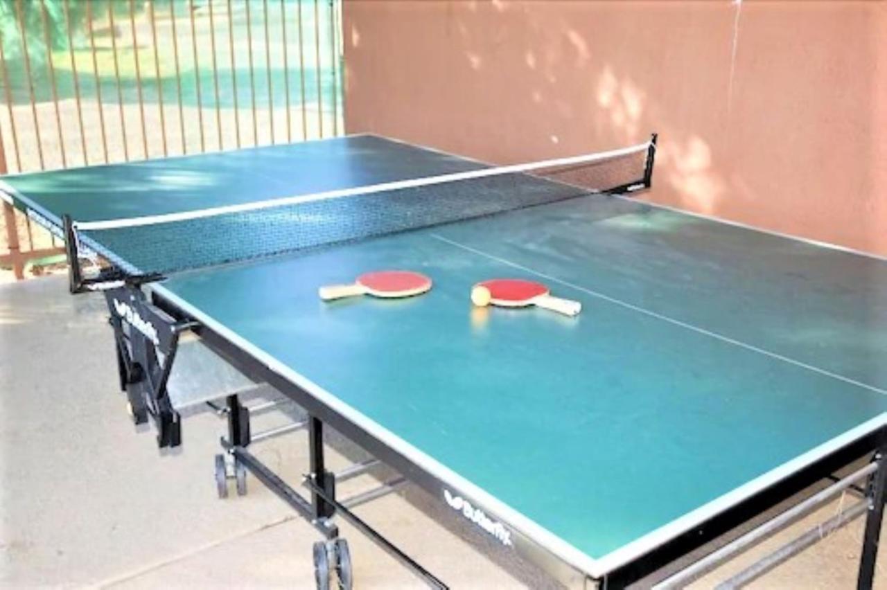 Sedona Pines Resort Экстерьер фото Table tennis table