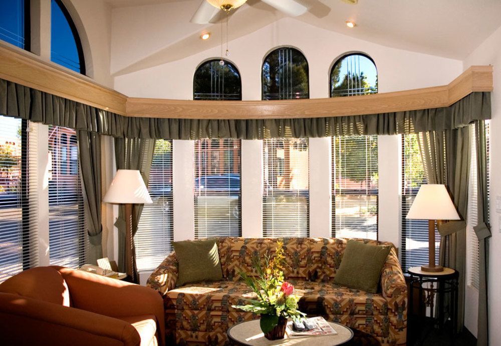 Sedona Pines Resort Экстерьер фото The lobby of the Best Western Riverfront Inn